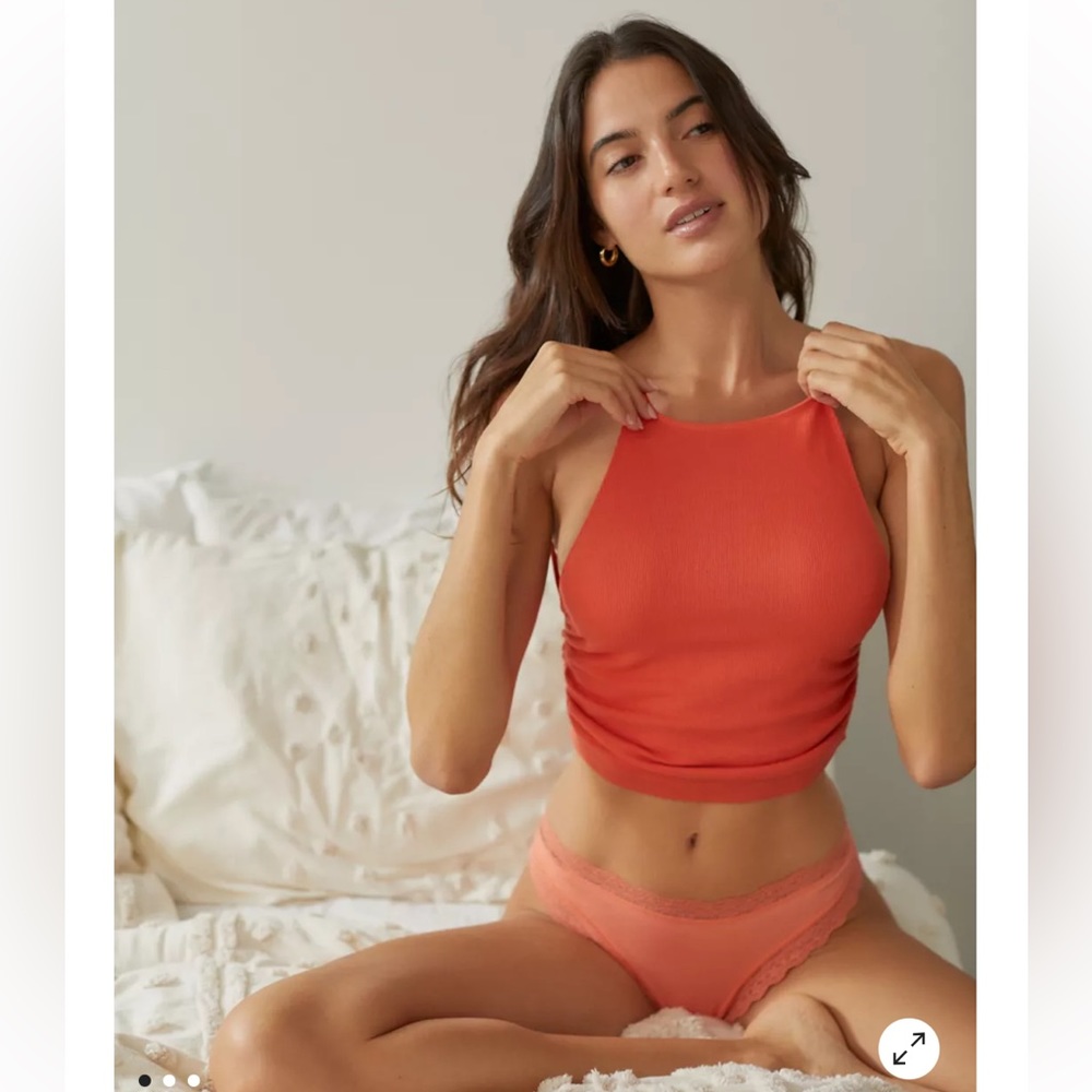 Out From Under Matchpoint Seamless Ruched Bra Top